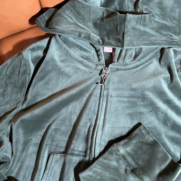 Juicy Couture Dark Green Velour Tracksuit Set NWT Hands On Deck - Picture 3 of 5
